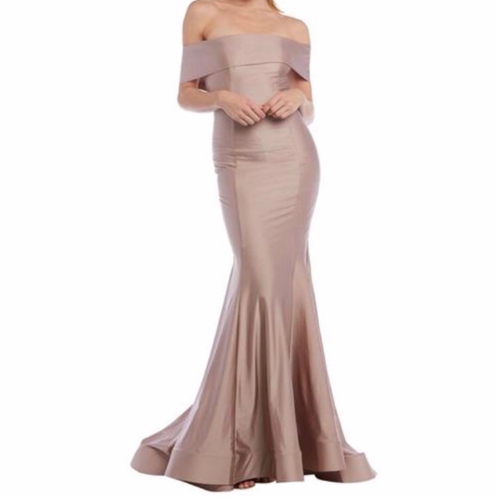 Off-shoulder mermaid gown